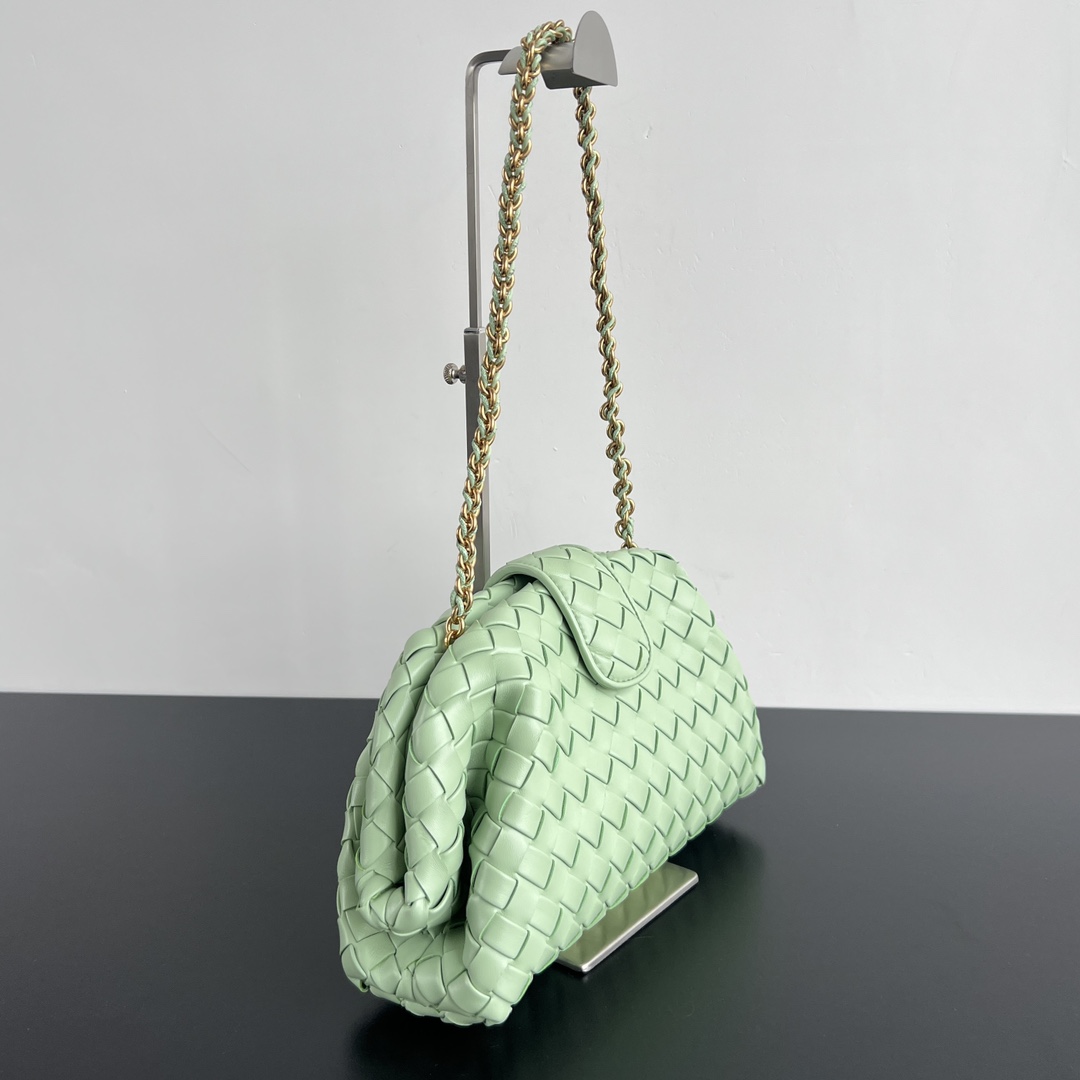 Teen Lauren 1980 Padded Intrecciato Leather Clutch With Chain Light Green